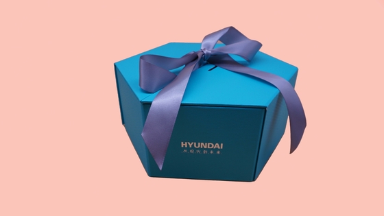 Le double agite les boîtes rigides de luxe, boîte-cadeau d'hexagone a compensé l'impression UV de PMS
